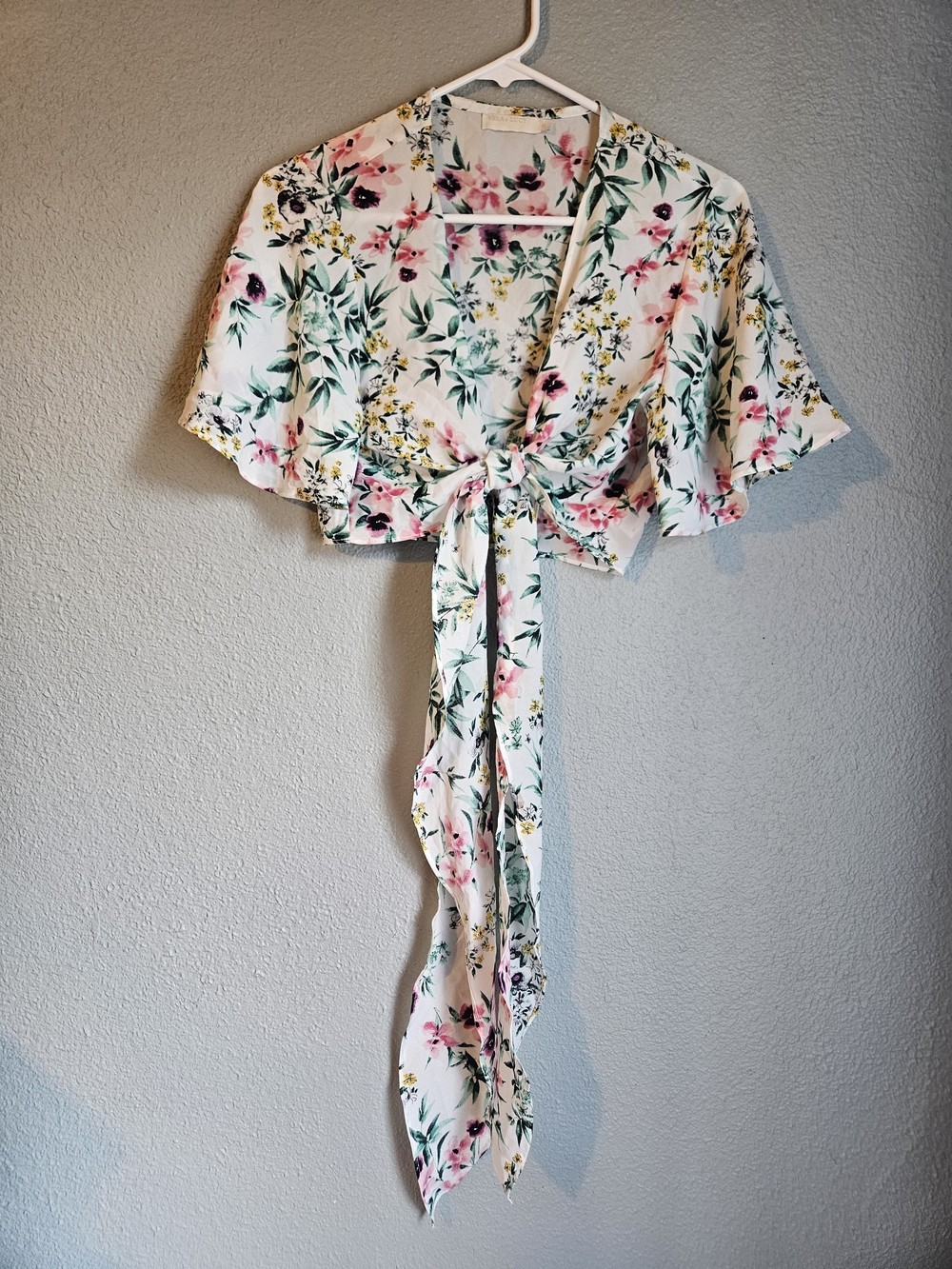 Vera & Lucy Floral Wrap Waist Short Sleeve Crop Blouse Size M